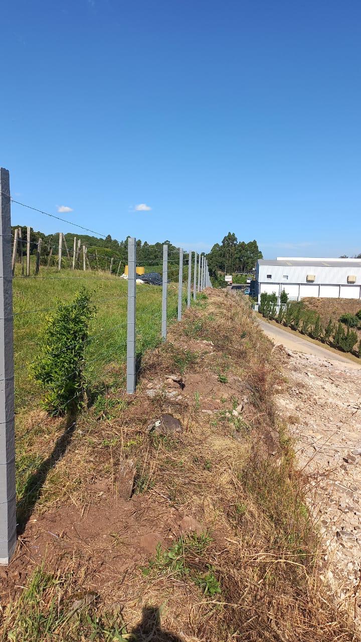 arame farpado + concreto.jpeg