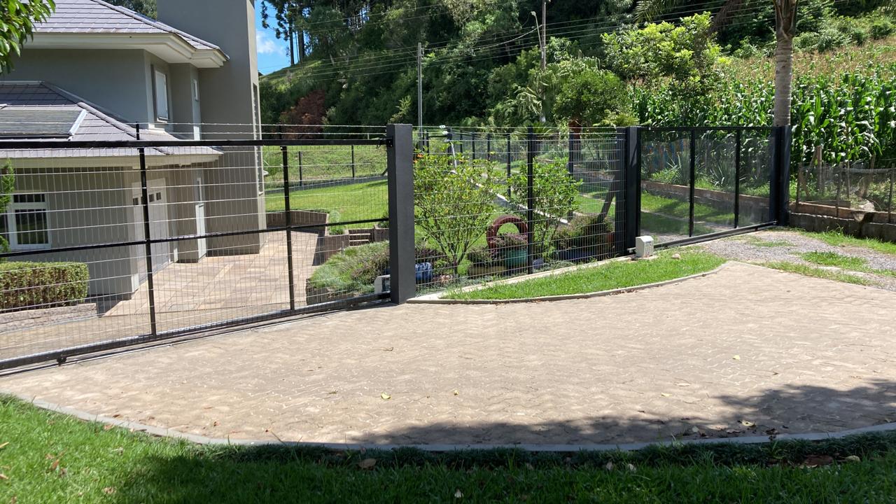 portão de correr tela soldada 1.jpeg